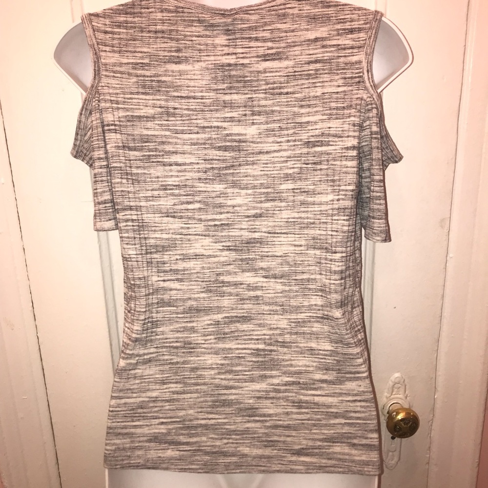 H&M • Ribbed Open Shoulder Top • M - Picture 5 of 6